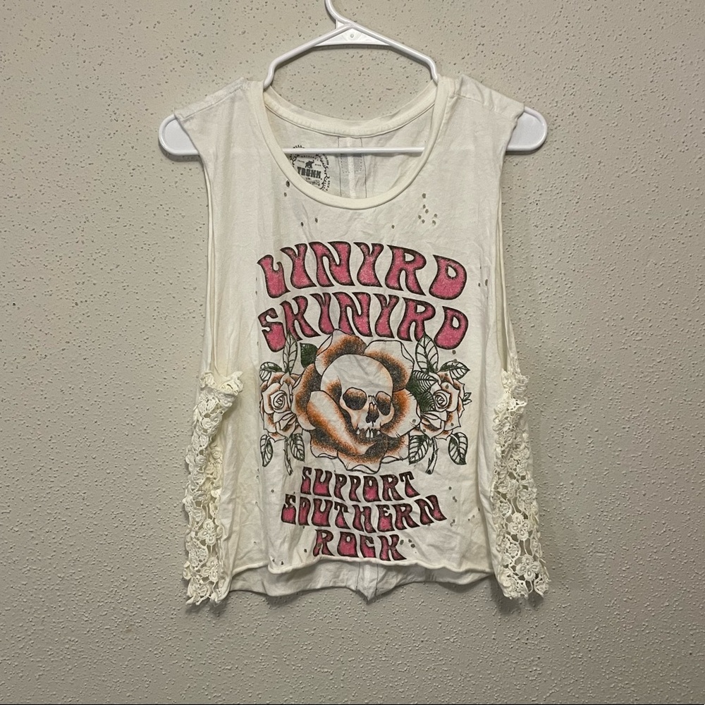 Vintage Lynyrd Skynyrd woman’s Shirt medium